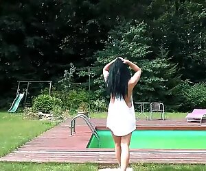 This is how a Homemade Outdoor PAWG Brunette Video Looks