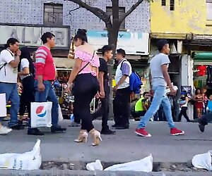 karina puta de la meche leggin negro