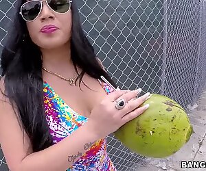 Thick Latina Chonga