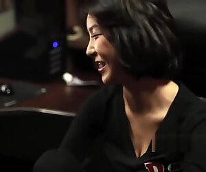 KOREA1818.COM - MILFtastic Korean Babe