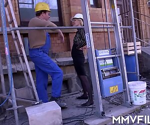 Nghĩa Dư Vike Yên đi xung quanh việc thoát nước Lái