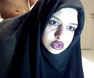 I FINALLY FUCKED MY BEST FRIEND'S MATURE ARAB MOM !