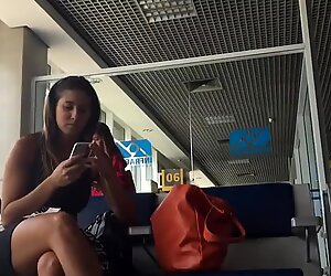 Candid Hot Brazilian Feet Sgoeplat Dangling at Airport