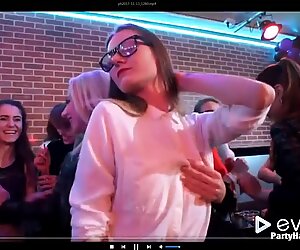 party hardcore Beauty blowjob