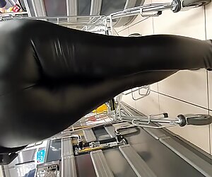 Milf w leather leggings fat ass!
