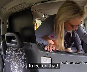 Fat client gets deep throat in taxi