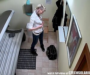 Amazing Pierced and Tattoed Babe Solarium VOYEUR