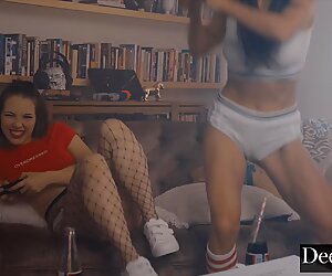 Deeper. Trashy Party Time With Kenzie Reeves - Jenna Sativa