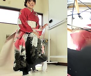 Subtitled Japanese kimono pee desperation failure in HD