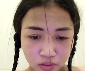 Thai Teen Masturbate in Public Toilet