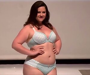 Plus size lingerie models