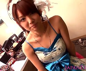 Glamour Mayu Nozomi enjoys facial