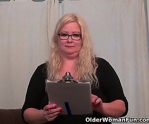 American BBW milf Jacks loves dildoing at the office